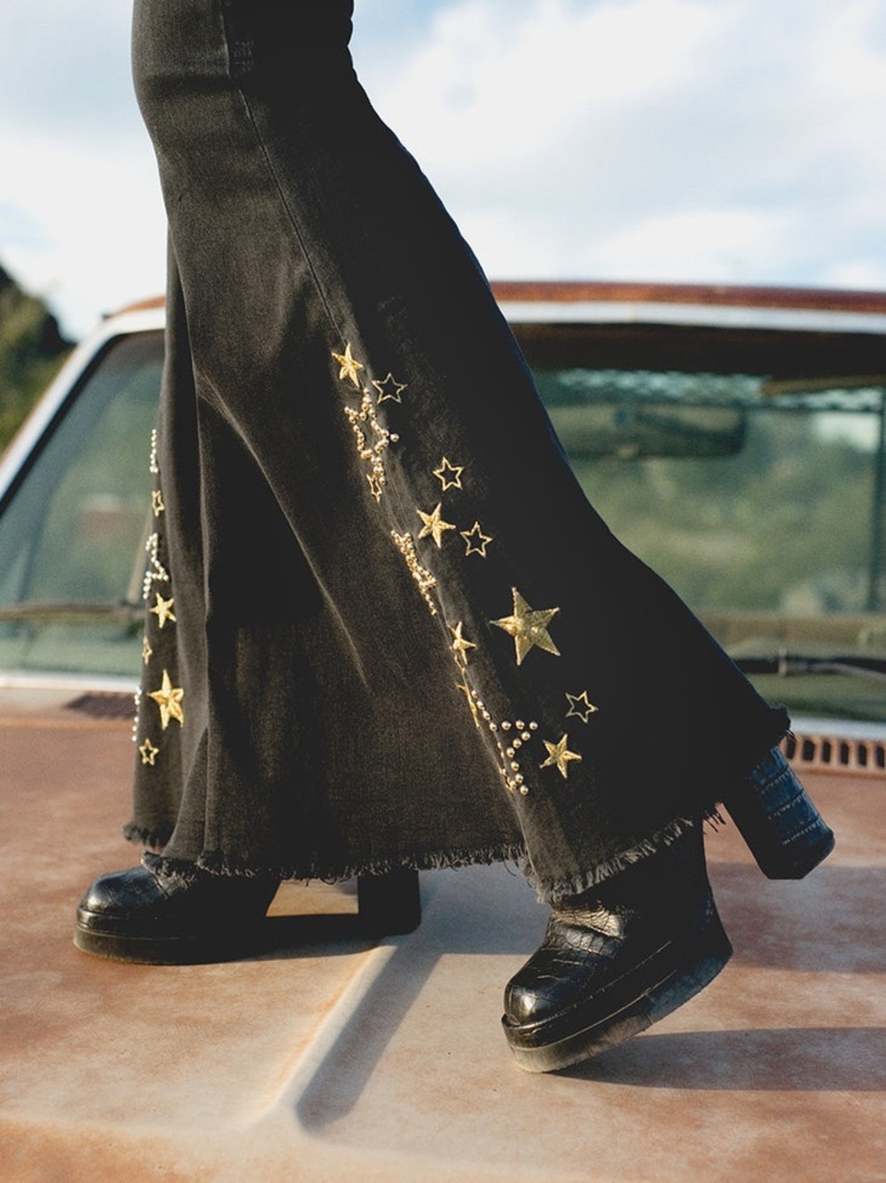 Altar'd State Celestial Star Studded Ultra Flare Jeans Black Sz L EUC $90 MSRP